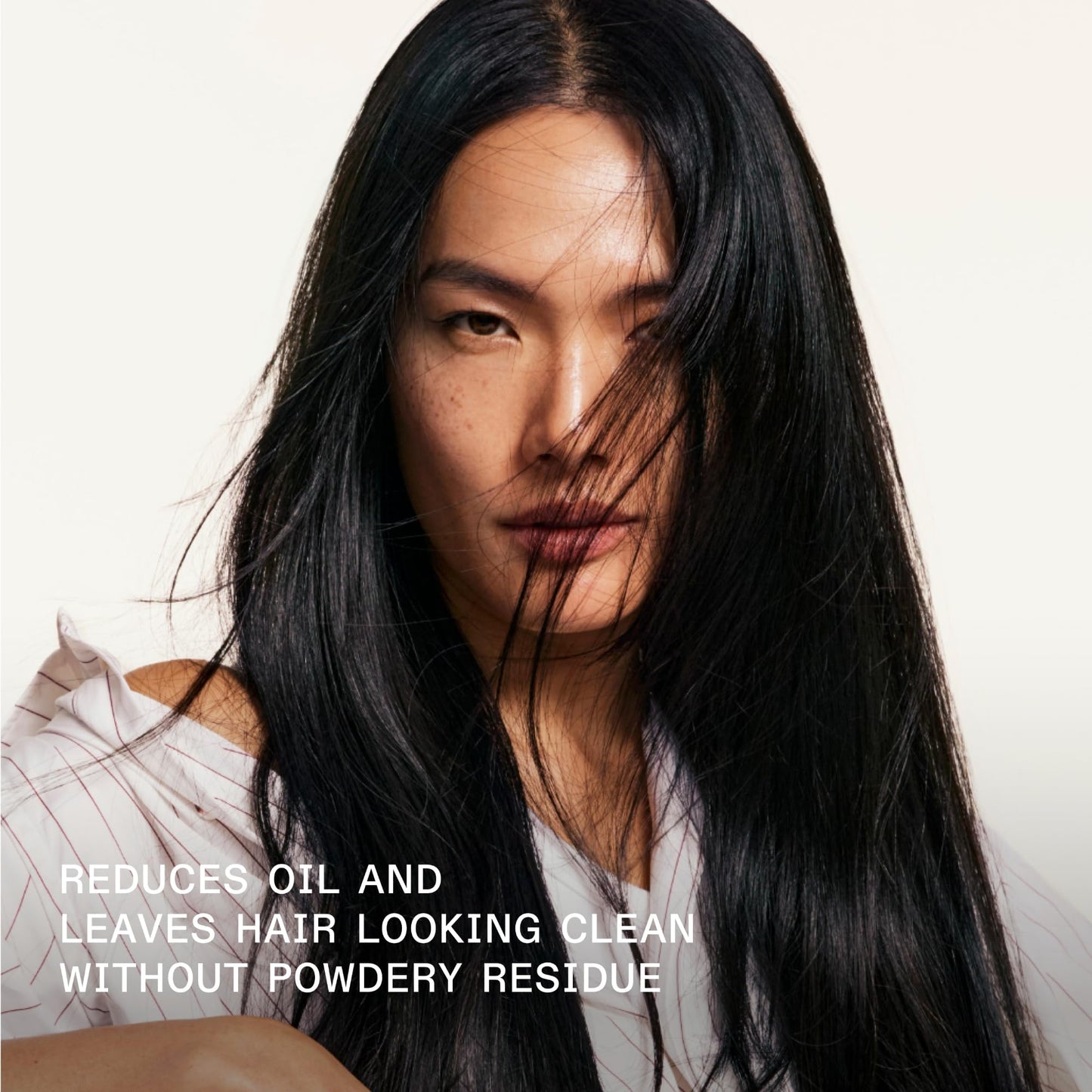 Olaplex No. 4D Clean Weightless Volume Dry Shampoo, Detoxifies Scalp, Neutralizes Odor, Leaves Hair Feeling Clean, For All Hair Types, 6.3 oz