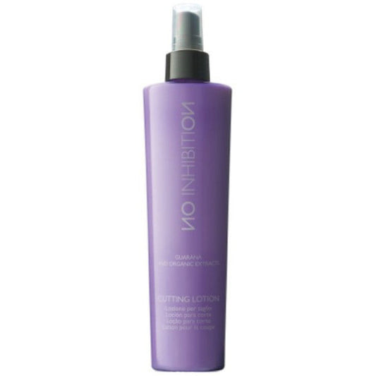 no inhibition cutting lotion gives shape to hair while cutting. Defines and hydrates every section, making hair easy to comb.

With guarana and organic extracts, conditioning and hydrating agents that soothe and condition skin and hair during cutting. Detangling agents protect the hair, eliminate frizz and smooth cuticle scales. The fixative agents in no inhibition cutting lotion help to refine every detail of the hair cut.

Use: Apply before and during every cutting phase.