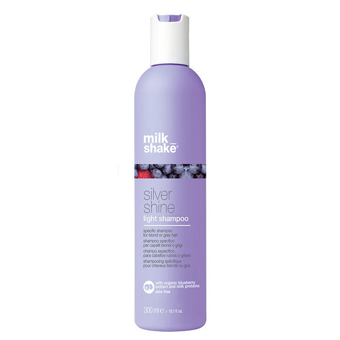 Specific shampoo for blond or grey hair
A delicate cleanser that neutralizes unwanted yellow tones in natural or lightened blond hair, grey or white hair with a balanced action, with its specific violet pigment that works on even the most subtle hues. Enriched with organic mixed berry extracts and milk proteins for shiny, soft and healthy hair. SLES-free.
Use: distribute evenly over damp hair, lather and rinse. Repeat if necessary.