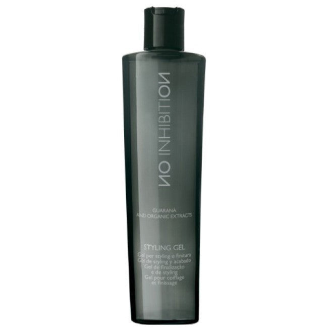 no inhibition styling gel easily shapes and fixes hair. Use it to obtain a wet look, as a modeling gel or as a finishing touch.
With guarana and organic extracts. High-tech polymers (resin) with filming agents create a memory effect, without leaving any residue on the hair. A fixative polymer creates a filming effect around the hair, maintaining long-lasting styles. Panthenol has hydrating and soothing properties. Vitamin E acts as an antioxidant.
Use: Apply on wet or dry hair, then style.