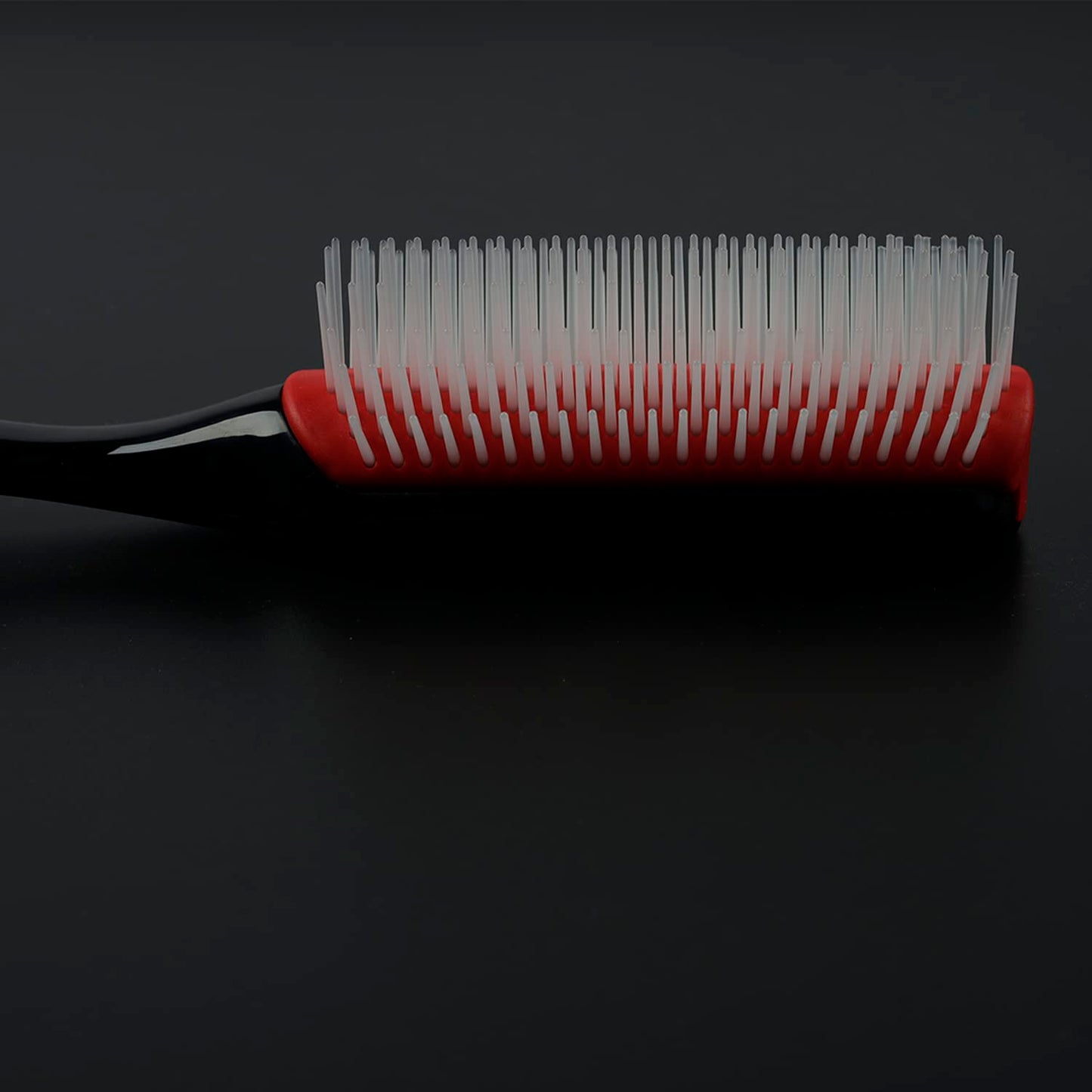 Brosse à cheveux bouclés Koeuoi Classic Styling. Brosse noire à 9 rangs pour démêler, séparer et modeler. Pour femmes et hommes, cheveux secs ou mouillés.