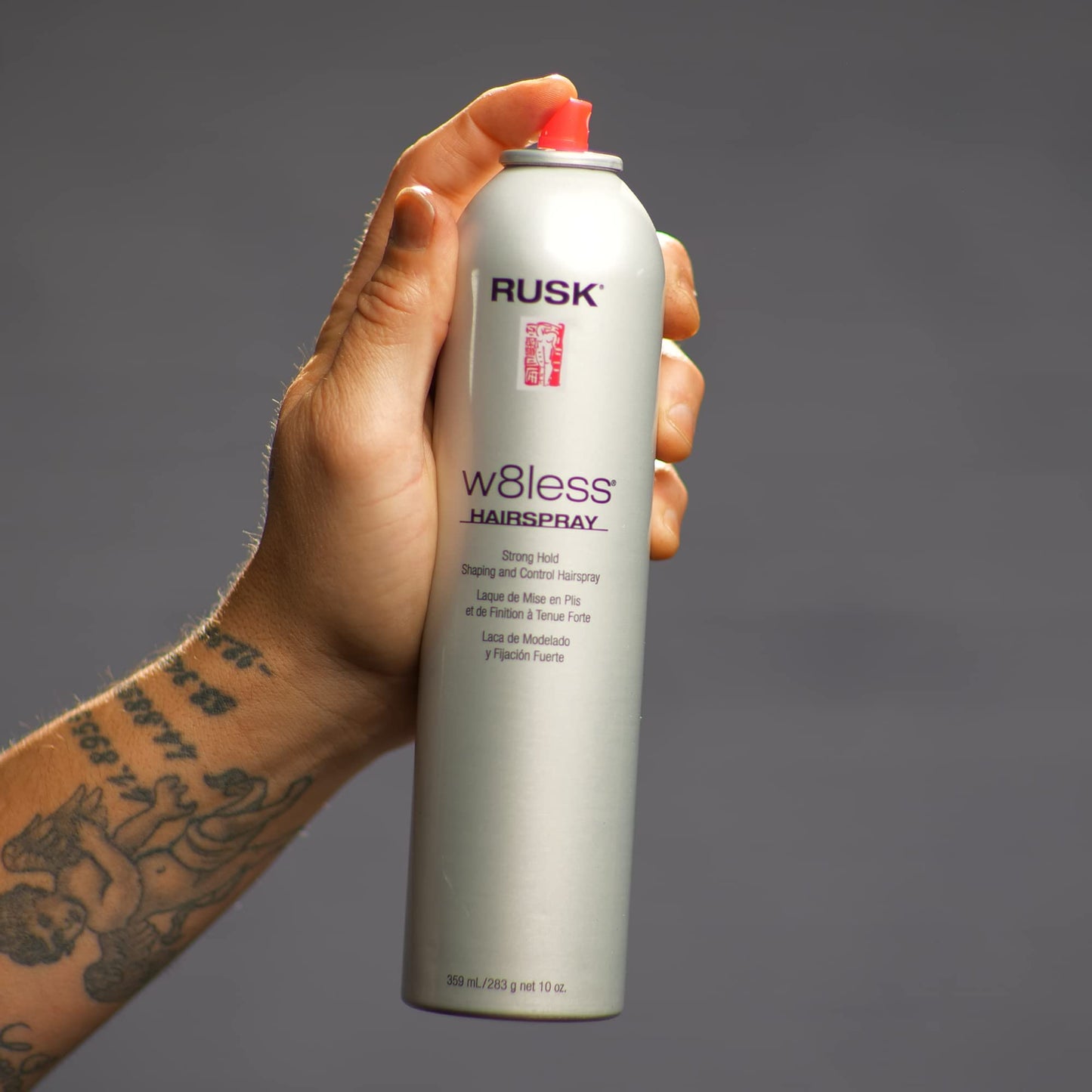 Laque coiffante et coiffante à tenue forte RUSK Designer Collection W8less, offre une texture naturelle et durable ainsi qu'une brillance maximale, 283 g