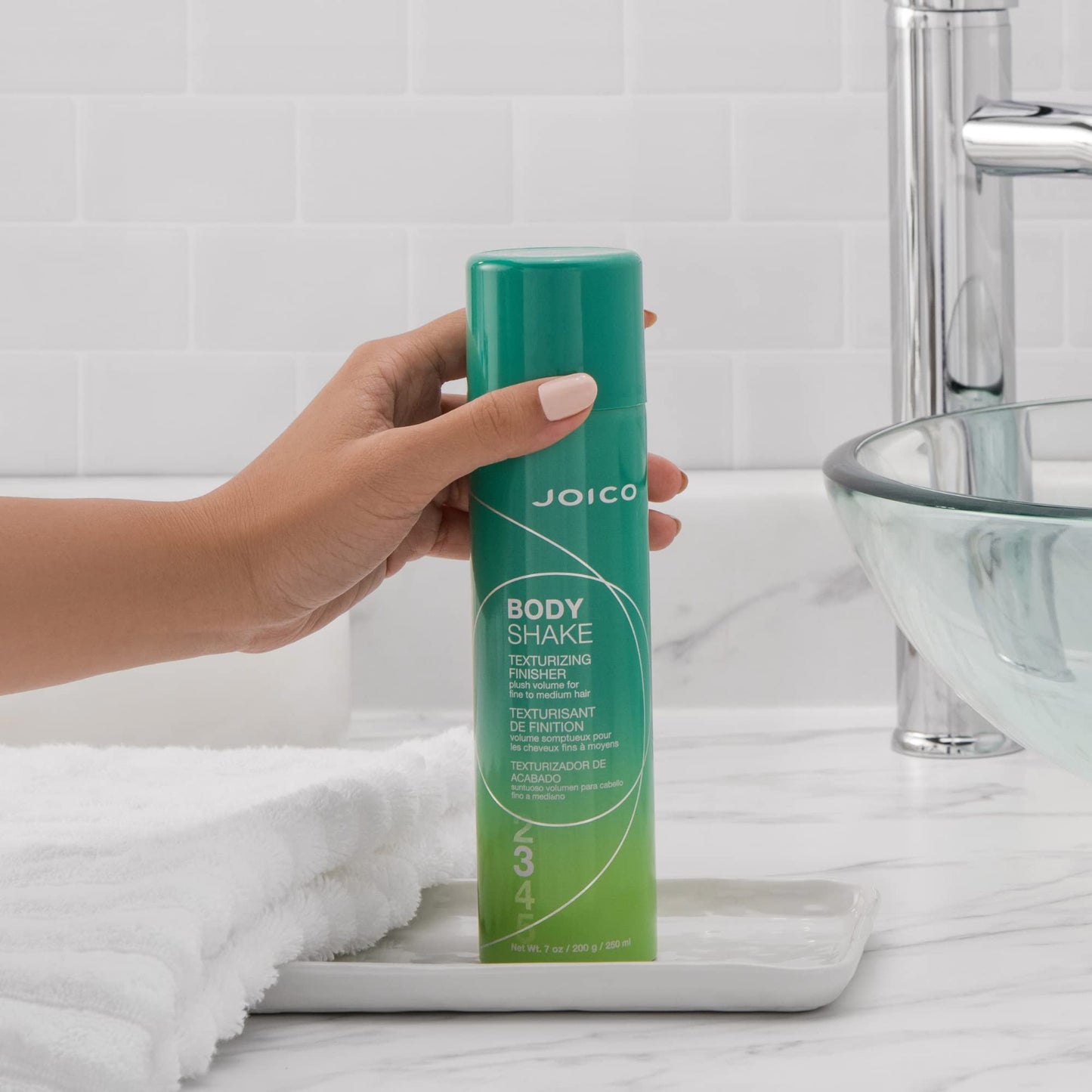 Joico Body Shake 质感整理剂 | 适用于细软至中等发质 | 持久丰盈 | 防热、防湿、防污染和防紫外线 | 控制毛躁和飞散 | 不含防腐剂 | 250 毫升