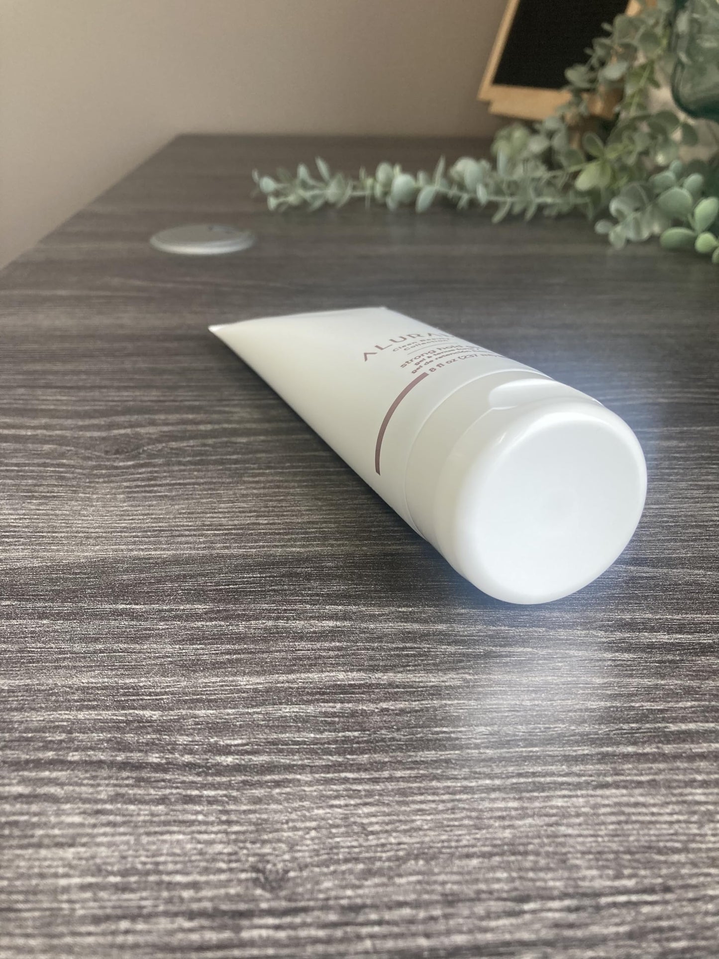 Aluram Strong Hold Gel, Silicone-Free Hair Styling Gel, Infused with Linseed Oil and Aloe Vera for Moisture and Shine, 8 Oz