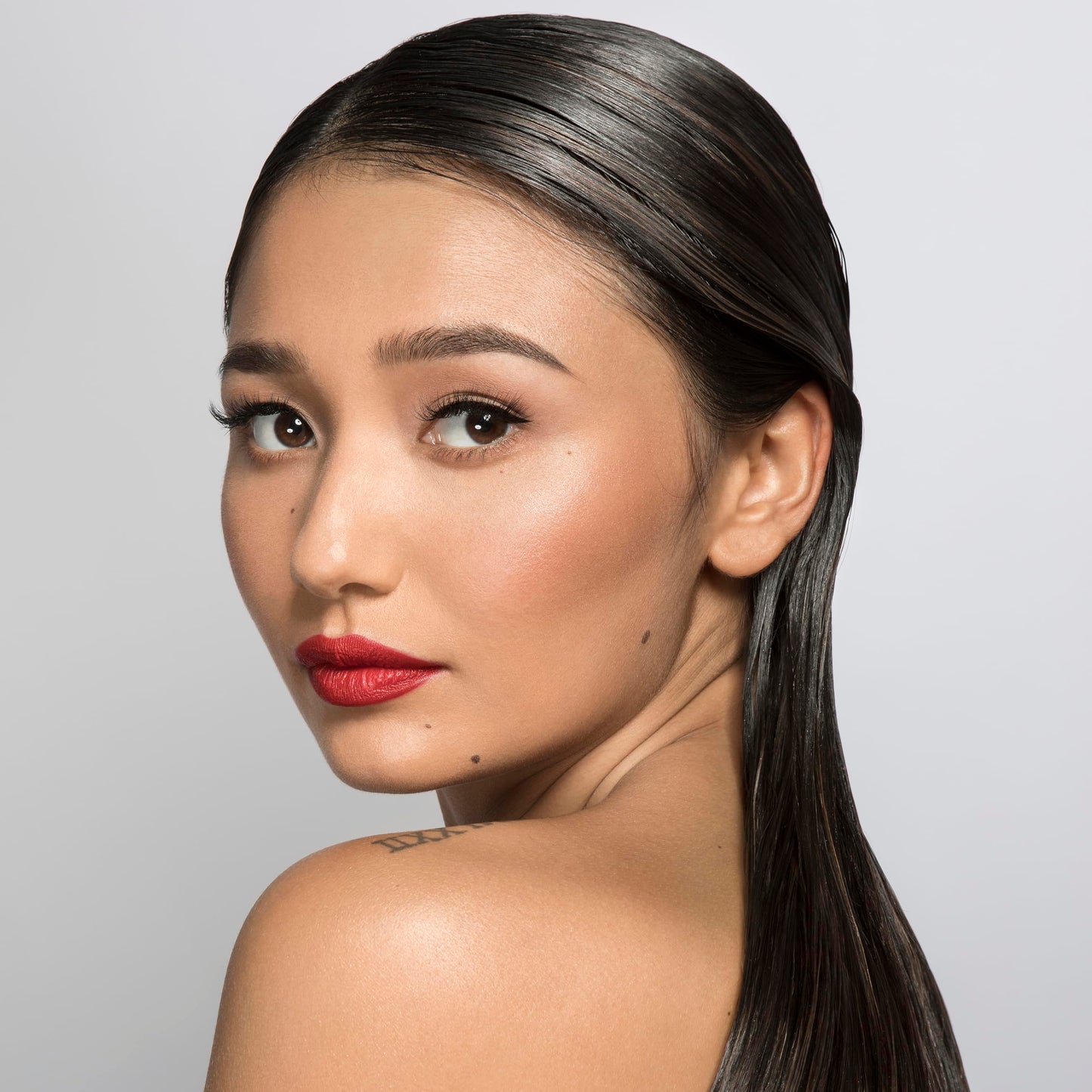 Pravana Purify & Revive Mineral Diminishing Shampoo | Instantly Removes Hard Water Deposits | Hydrates, Energizes, Volumizes | Eliminates Brassiness & Discoloration | 11 Fl Oz