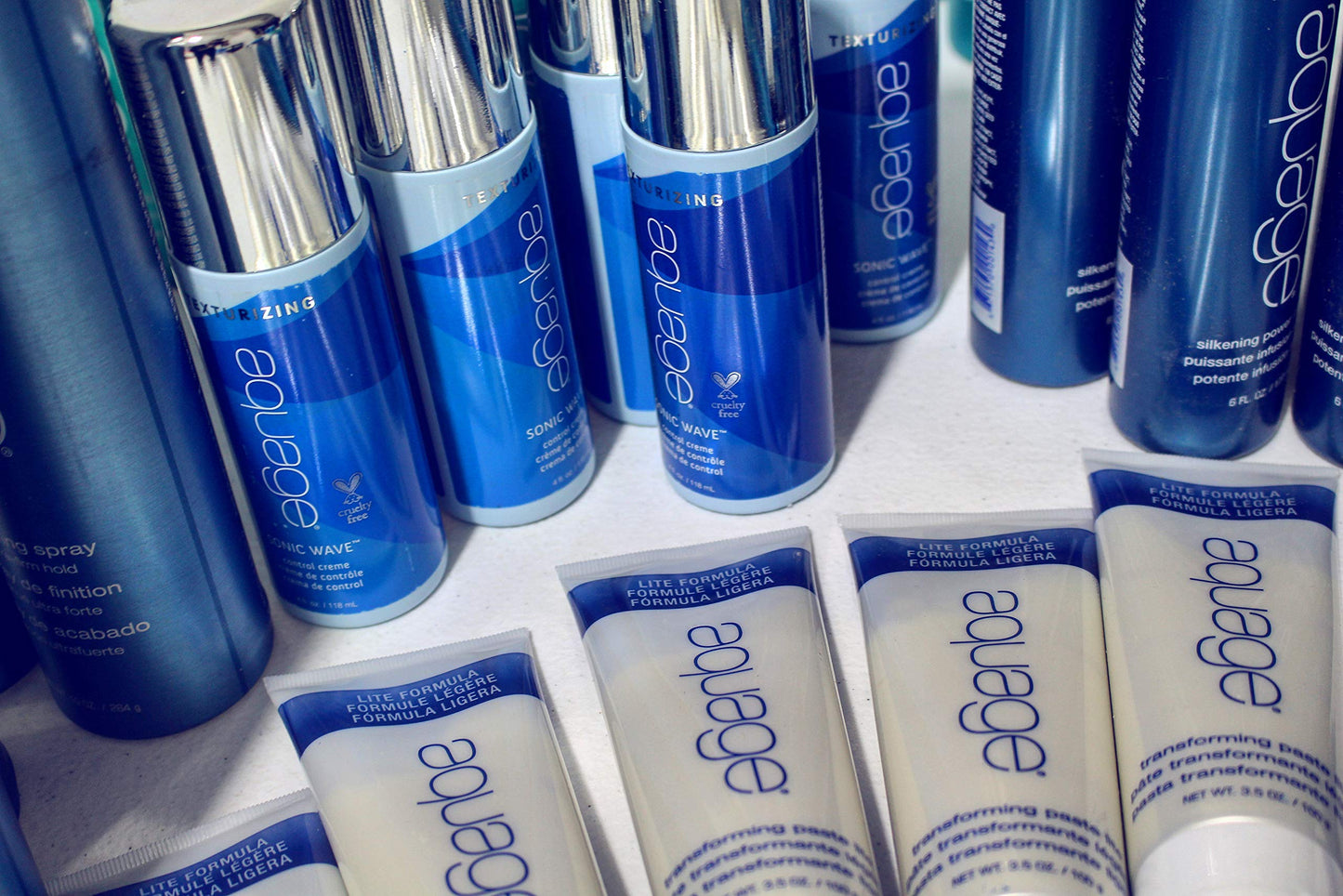 AQUAGE Freezing Spray, Strong Hold Hairspray, Provides Humidity Resistance and Maximum Shine, Provides Long Lasting Style Retention, 10 oz