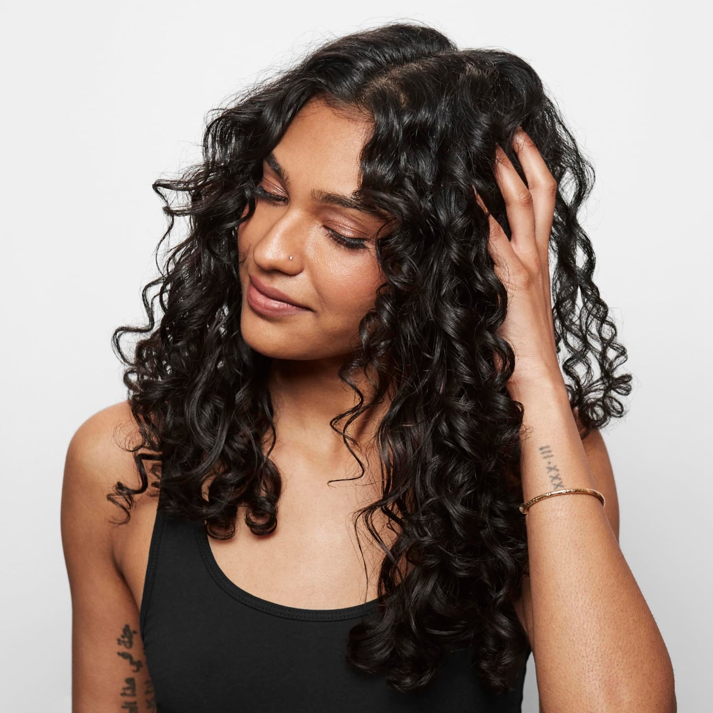 Bumble and bumble. Creme De Coco Coconut Shampoo | For Rich Moisture | Anti Frizz + Hydrating | Curly, Wavy, Straight, 33.8 Fl Oz