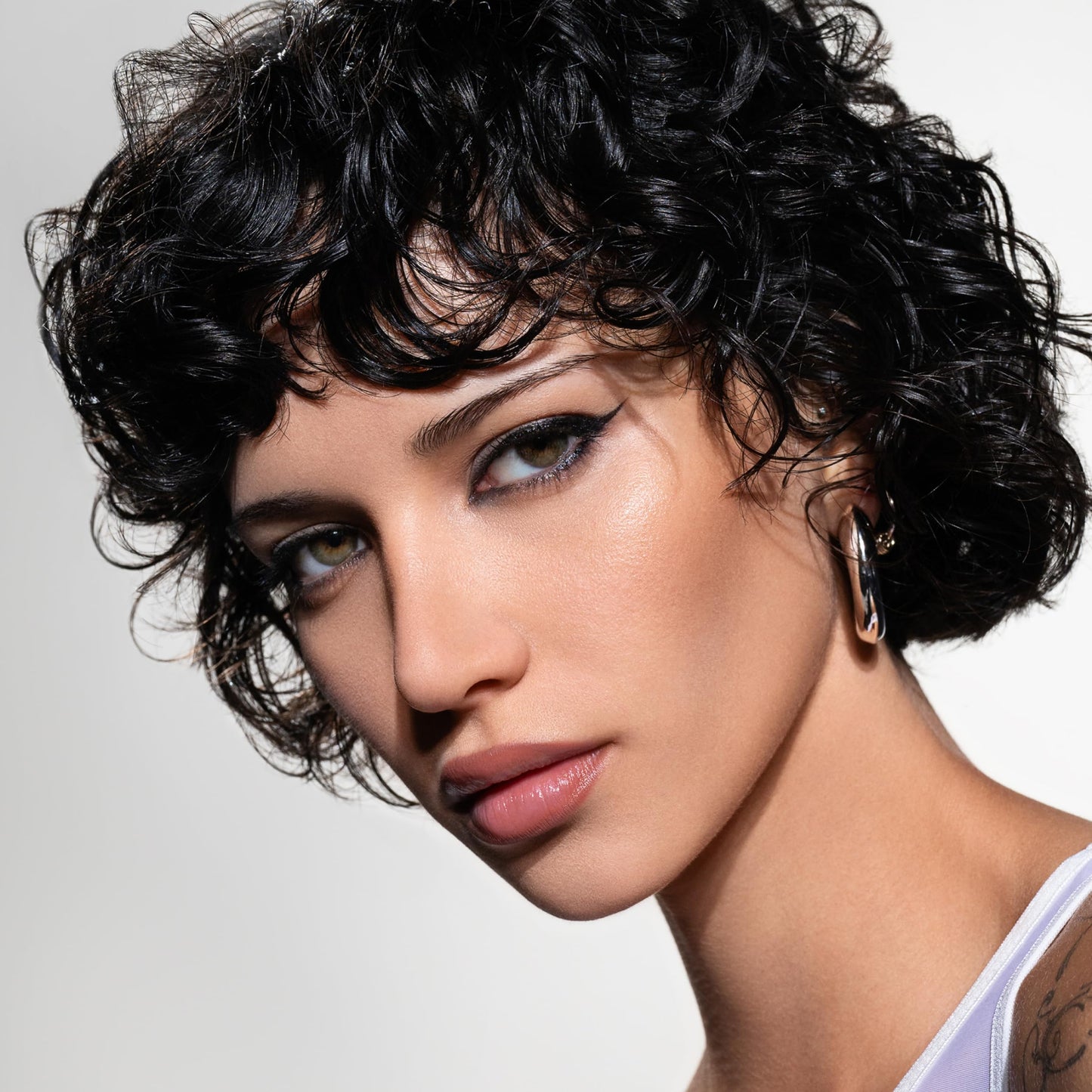 Pravana Volume Vibrance Conditioner | Adds Lightweight Volume, Lift & Fullness | For Fine, Color Treated Hair | Strengthens & Reduces Breakage | Chromasilk Enhances Shine & Protection | 10 Fl Oz